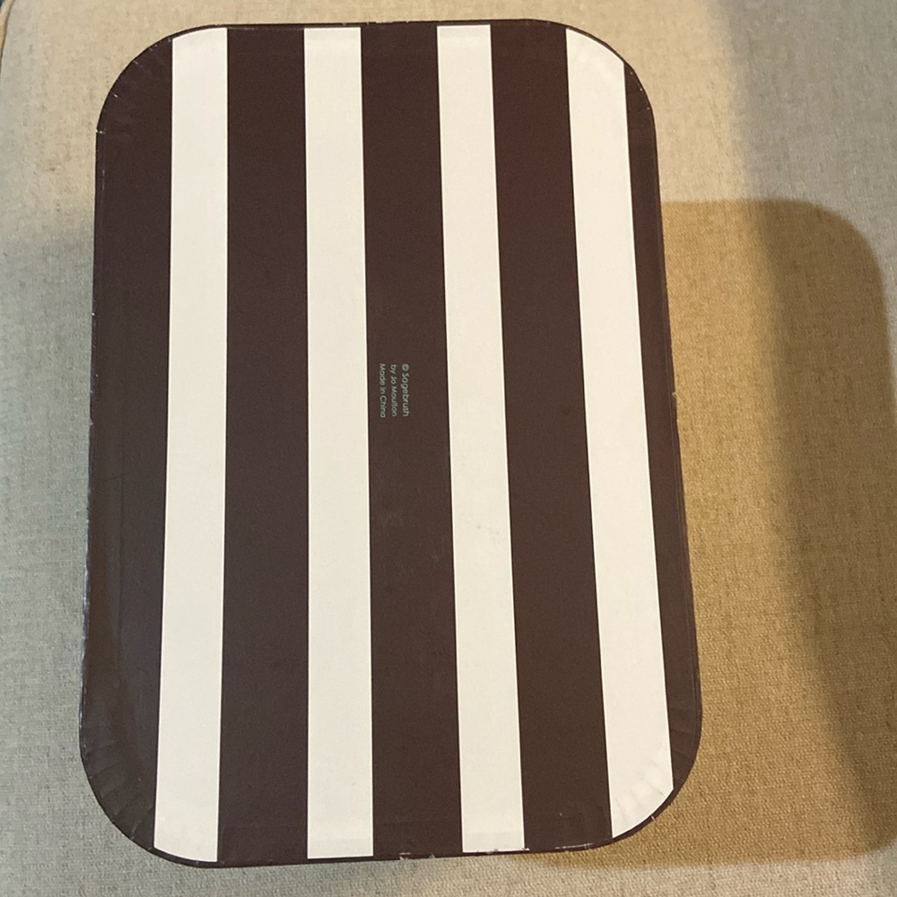 Striped Decorative Storage Box with Floral Heart Design and Lid. - Picture 8 of 8